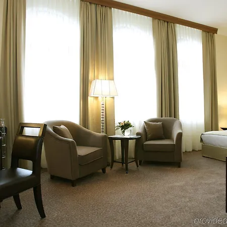 Hotel Grand Palace